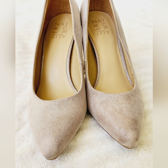 Like New Naturalizer Elicia Heels - Picture 6 of 7